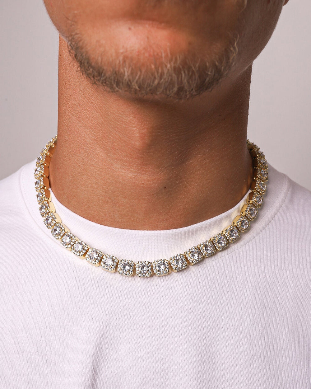 CLUSTERED CHAIN. - 18K GOLD