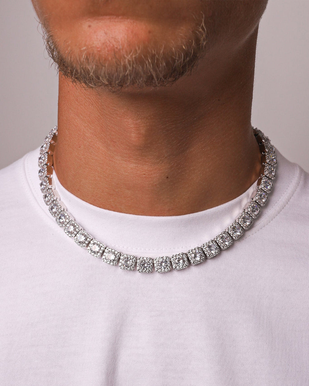 CLUSTERED CHAIN. - WHITE GOLD